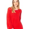 Maglia donna bicolore rosso e rosa in misto cashmere Rinaldi Cashmere, con collo a barca e maniche lunghe, morbida e luminosa.