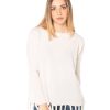Maglia donna panna in misto cashmere Rinaldi Cashmere, con paricollo, fondo con frange e maniche a coste, morbida e sofisticata.