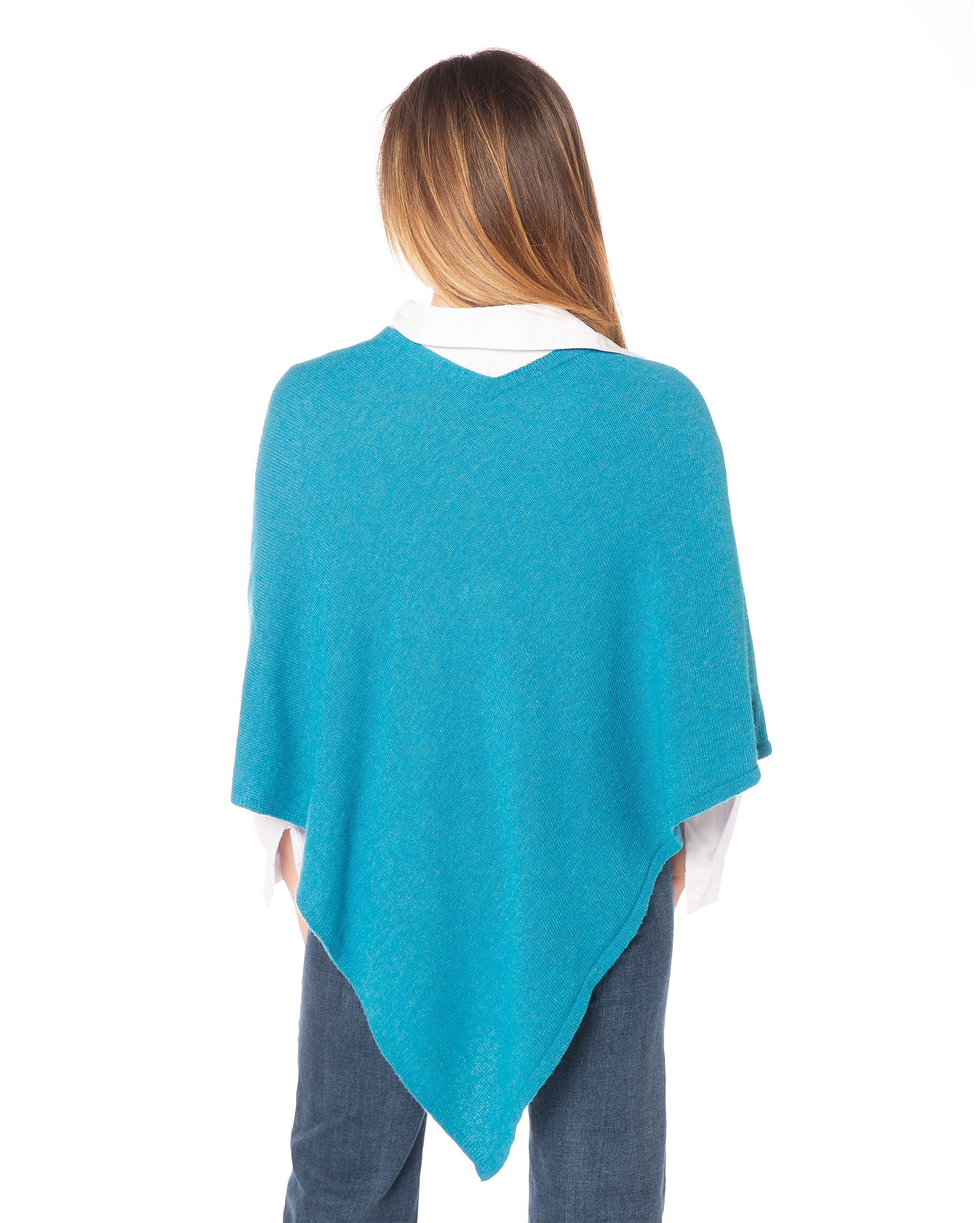 Poncho donna color ottanio in misto cashmere, capo elegante e raffinato per la stagione autunno inverno – Rinaldi Cashmere