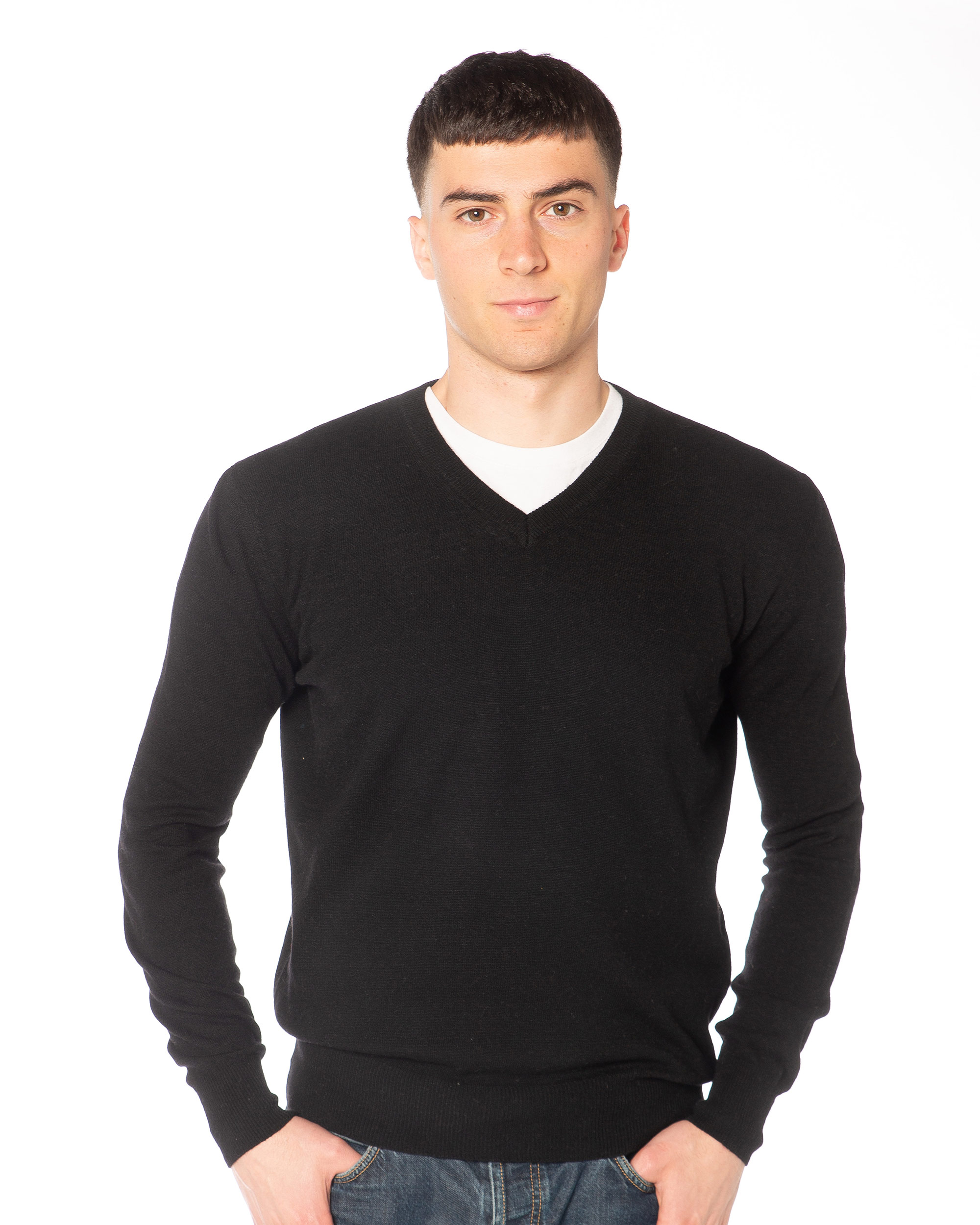 Maglione nero uomo scollo a V in misto cashmere e lana merinos, lavorazione rasata – pullover elegante firmato Rinaldi Cashmere.
