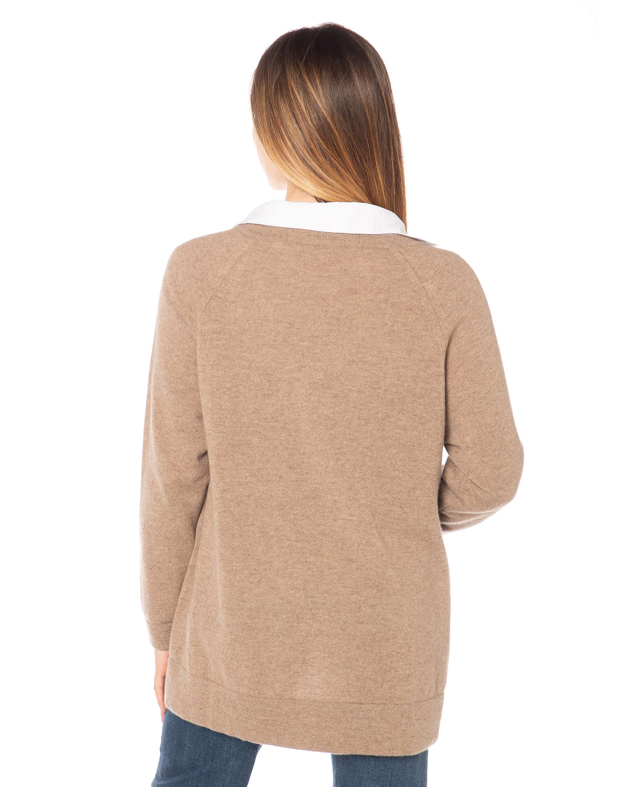 Retro maglia donna brown in puro cashmere, collo a V e finiture artigianali, comfort e lusso firmati Rinaldi Cashmere.