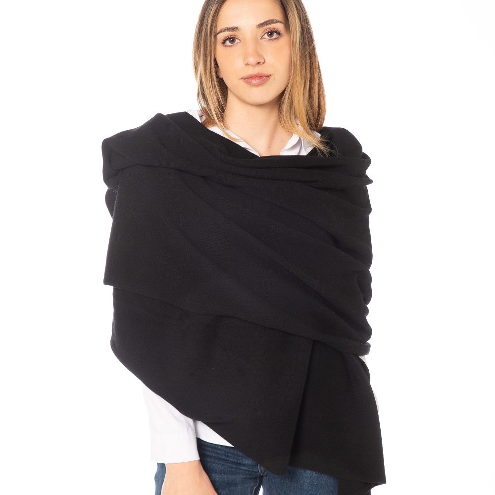 stola nera in misto cashmere, texture morbida e leggera, filato pregiato – Rinaldi Cashmere